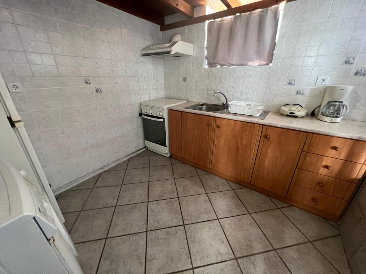 Athina Rooms Karvounades Exterior foto